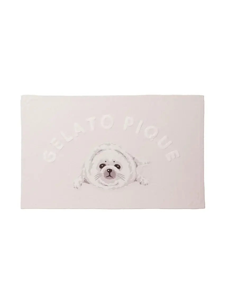 Seal Jacquard Throw Blanket